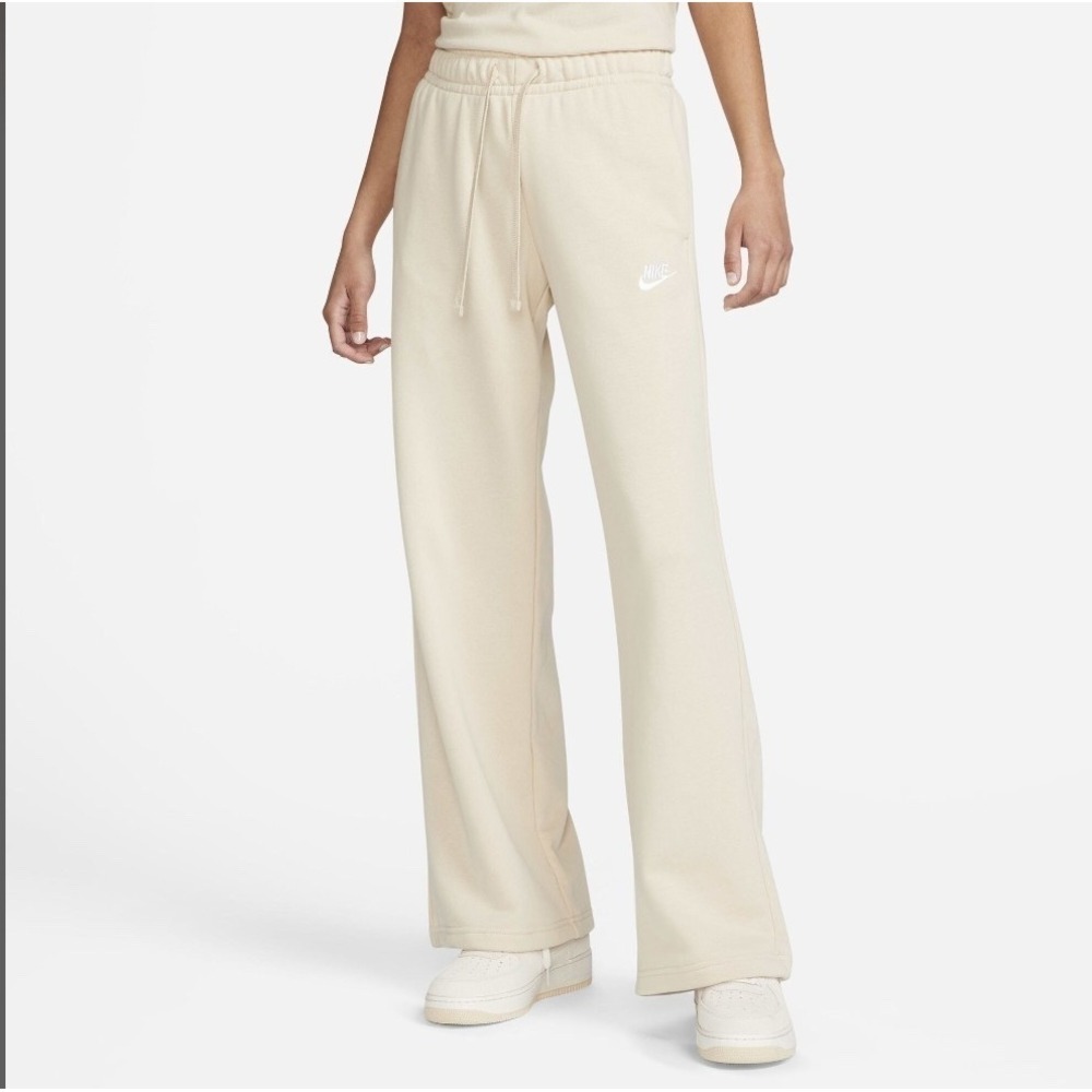 Nike Womens Club Fleece Mid Rise Wide Leg Sweatpants Oatmeal Beige M DQ5191-206